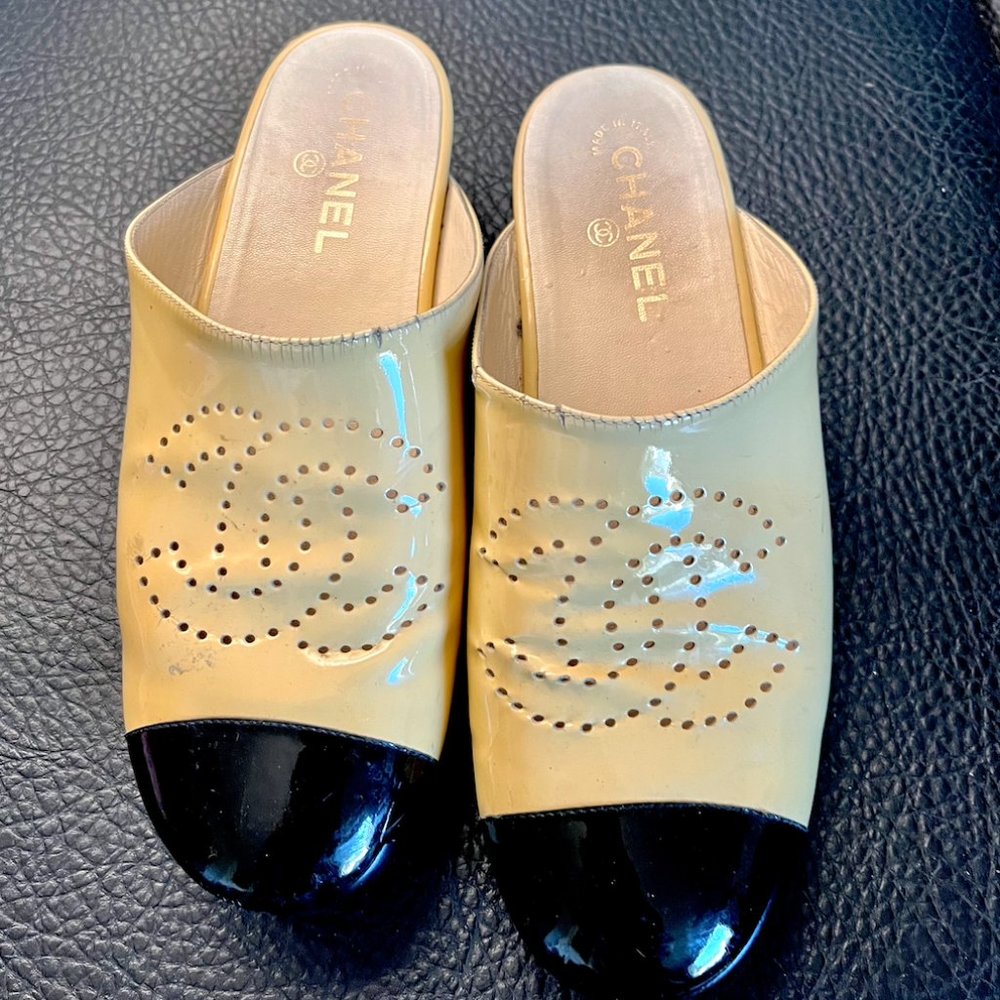 Chanel leather mules - Picture 3 of 4